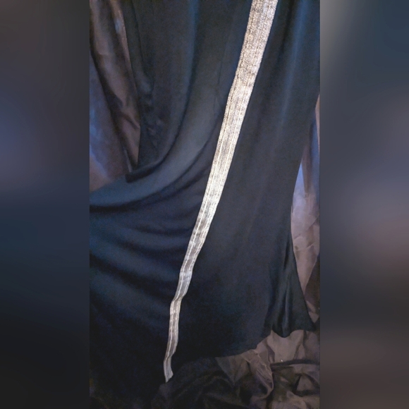 Gold and black long dress - Picture 4 of 5